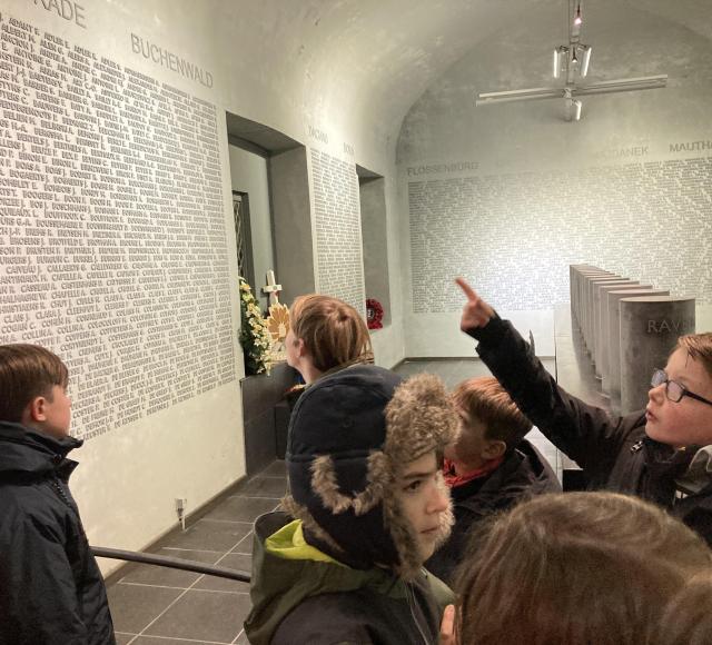 Namen van alle mensen die werden overgebracht naar andere concentratiekampen.
